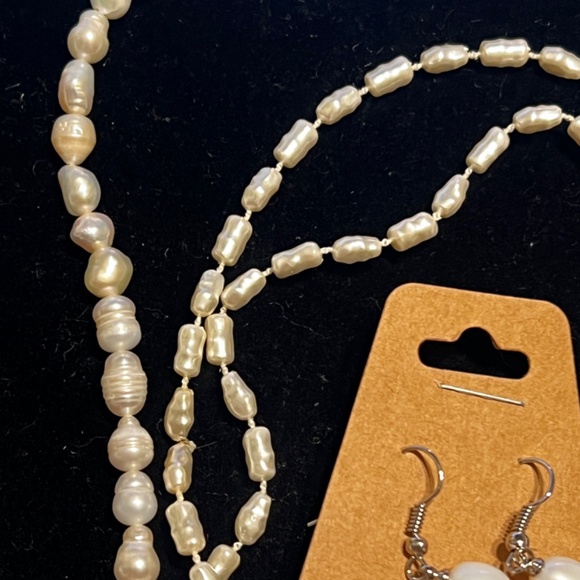 Elegant Freshwater Pearl Jewelry Set - Necklace, Bracelet, and Earrings - Picture 6 of 13